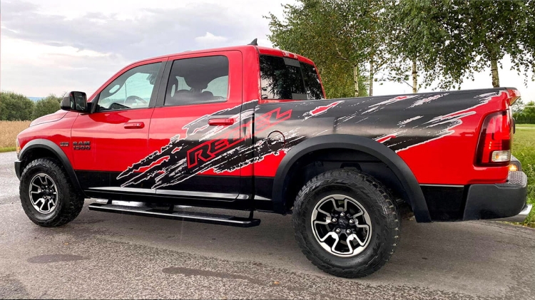 dodge_rebel_naklejka_2.jpg