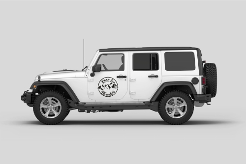 Naklejka Born for Adventure na auto – trwała folia polimerowa – odporna na warunki atmosferyczne.