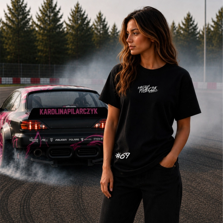 Koszulka damska Karolina Pilarczyk – No Risk. No Story. czarna, przód z logo Motorsport